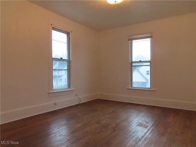 278 Wheeler St, Akron, OH 44304 - unfurnished room featuring dark wood-style floors