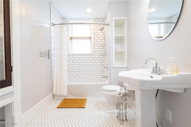719 N 3rd St, Toronto, OH 43964 - bathroom featuring shower / tub combo and toilet