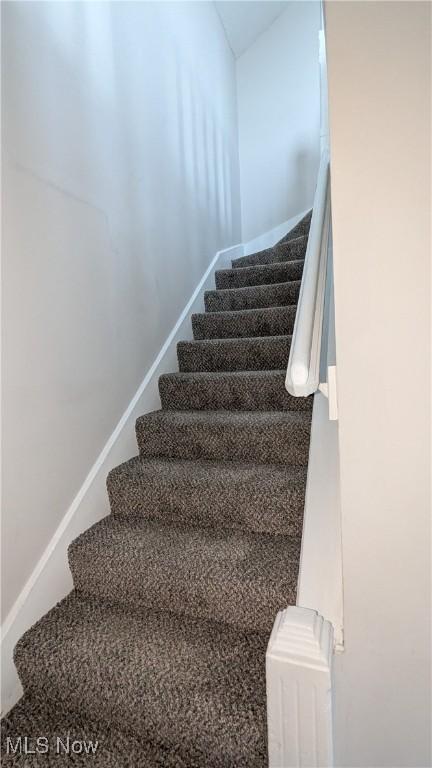 1111 2nd St NW, Canton, OH 44703 - view of stairs