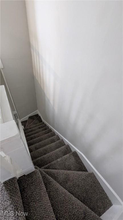 1111 2nd St NW, Canton, OH 44703 - view of stairs