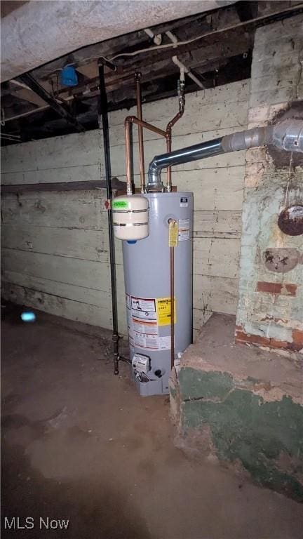1111 2nd St NW, Canton, OH 44703 - utility room featuring water heater