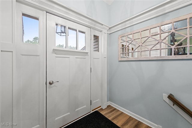 7152 Rippling Brook Ln, Concord, OH 44060 - foyer with baseboards and wood finished floors