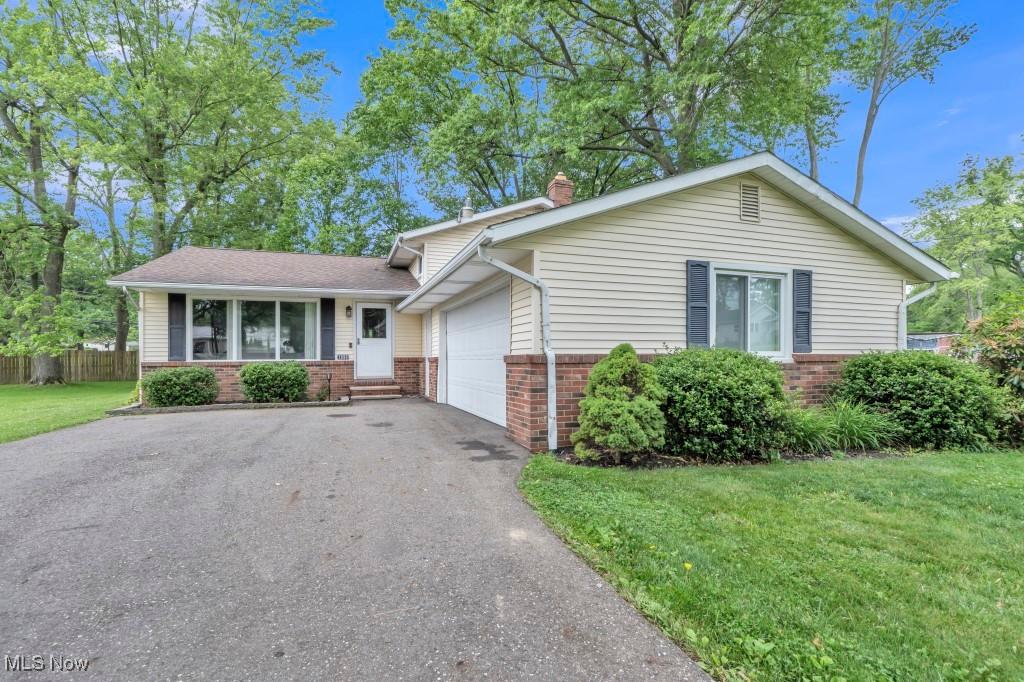 1999 Berger Ave, Stow, OH 44224 - photo 1