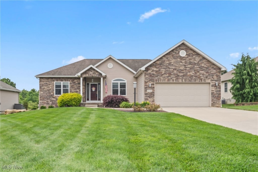 10310 Carrousel Woods Dr, New Middletown, OH 44442 - photo 1