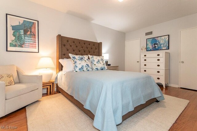 13800 Fairhill Rd Unit 206, Shaker Heights, OH 44120 - bedroom with wood finished floors