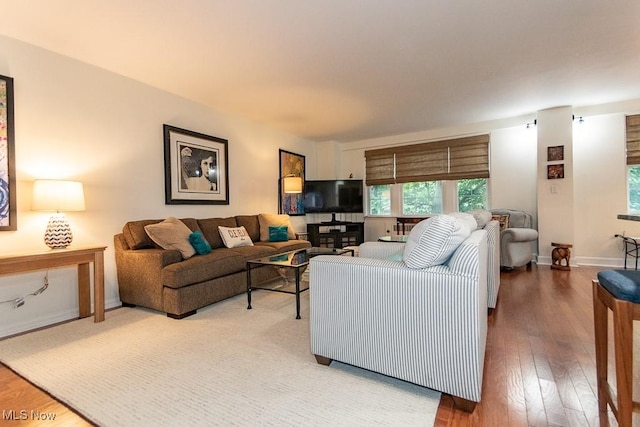 13800 Fairhill Rd Unit 206, Shaker Heights, OH 44120 - living room featuring wood finished floors and baseboards