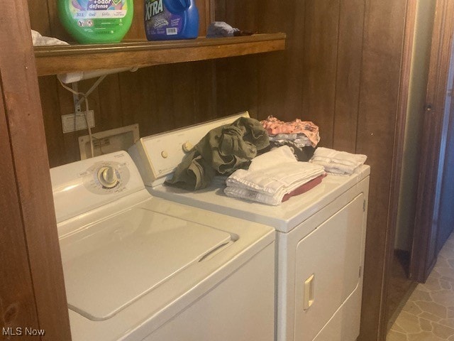 129 Bennett, Vienna, OH 44473 - washroom featuring washer and dryer