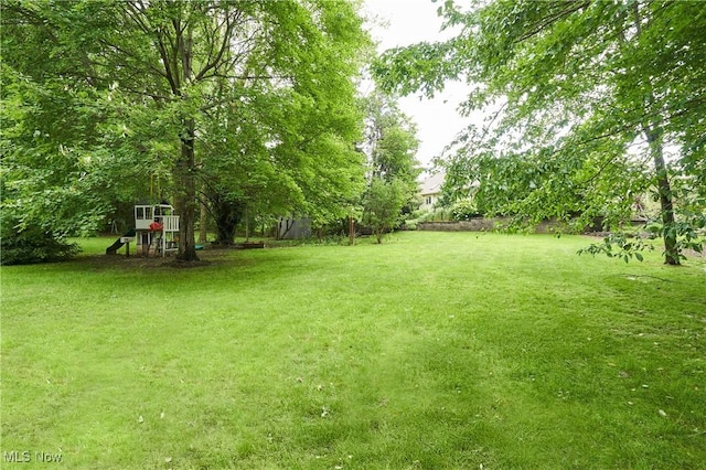 2683 High Hampton Trl, Cuyahoga Falls, OH 44223 - view of grassy yard with a playground