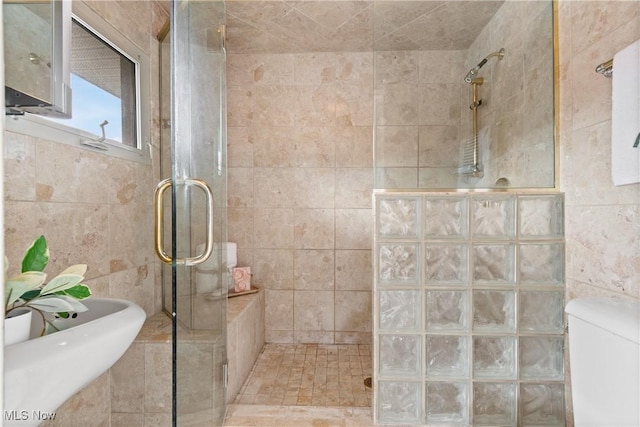 3568 Peninsula Dr, Coventry, OH 44319 - full bathroom with tiled shower and tile walls