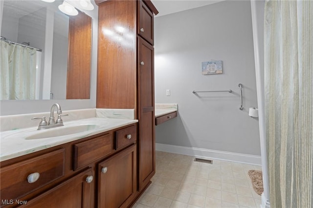 905 Braemar Cir, North Canton, OH 44720 - full bathroom with vanity and baseboards