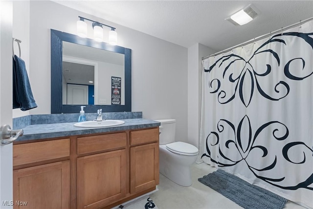 905 Braemar Cir, North Canton, OH 44720 - full bathroom with vanity and a shower with curtain