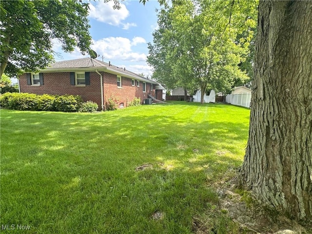 344 17th St NW, Barberton, OH 44203 - view of yard featuring a shed