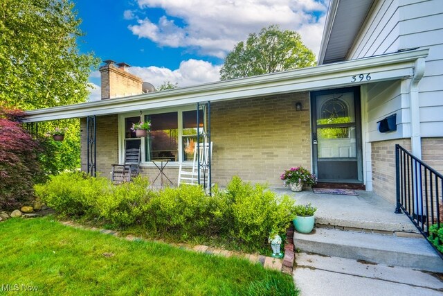 396 Sandhurst Rd, Akron, OH 44333 - photo 4