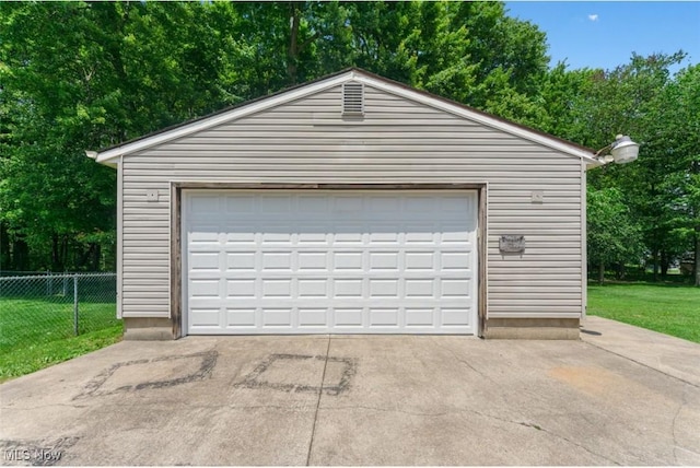 5318 Pinecrest Ave, Youngstown, OH 44515 - view of detached garage