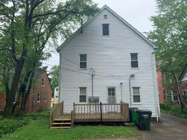 1543 Genesee Rd, South Euclid, OH 44121 - back of house with a wooden deck and a yard