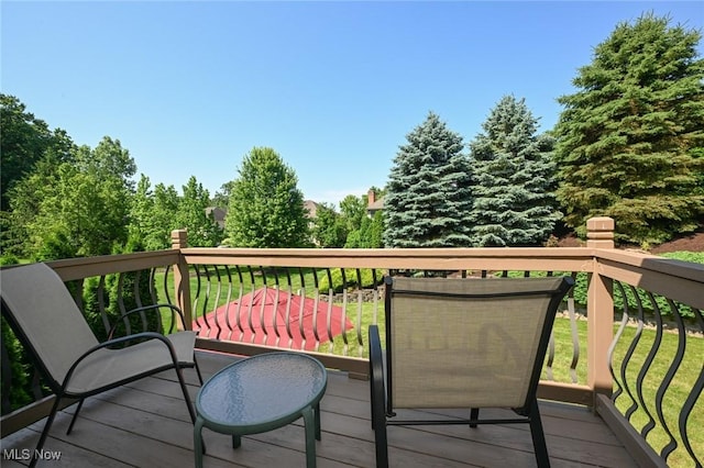 5277 Foxchase Ave NW, Canton, OH 44718 - wooden terrace with a yard