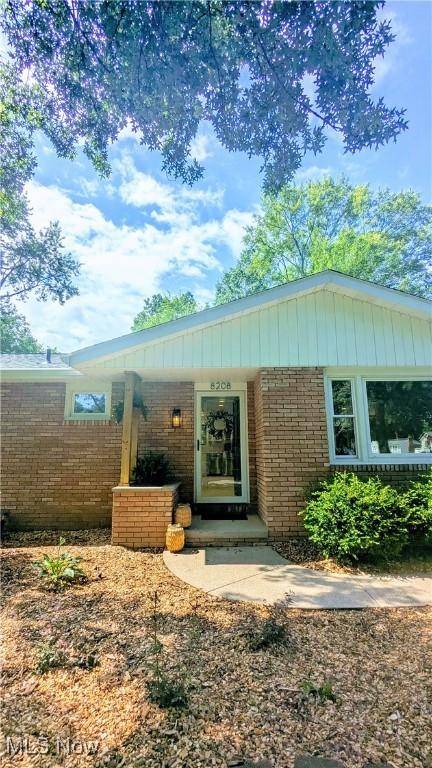 8208 Milmont St NW, Massillon, OH 44646 - photo 3