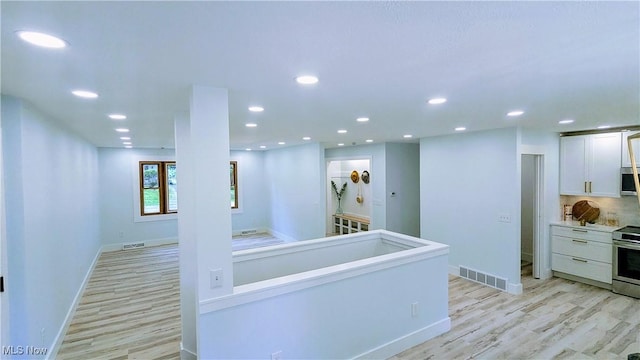 8208 Milmont St NW, Massillon, OH 44646 - photo 9