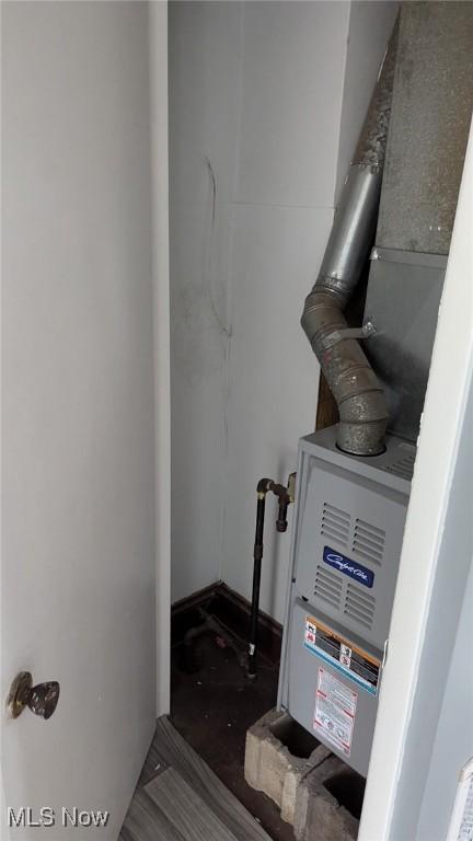 3821 E 55th St, Cleveland, OH 44105 - utilities featuring heating unit