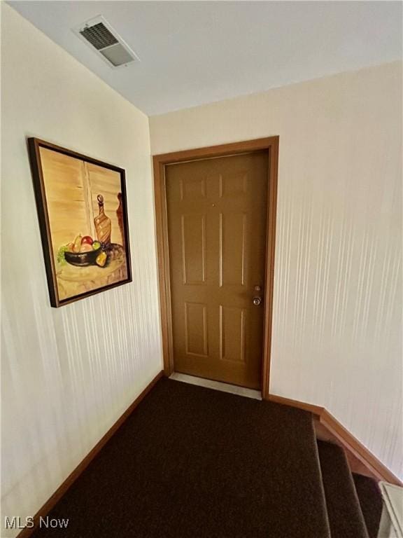930 Pearson Cir Unit 4, Youngstown, OH 44512 - corridor with dark colored carpet