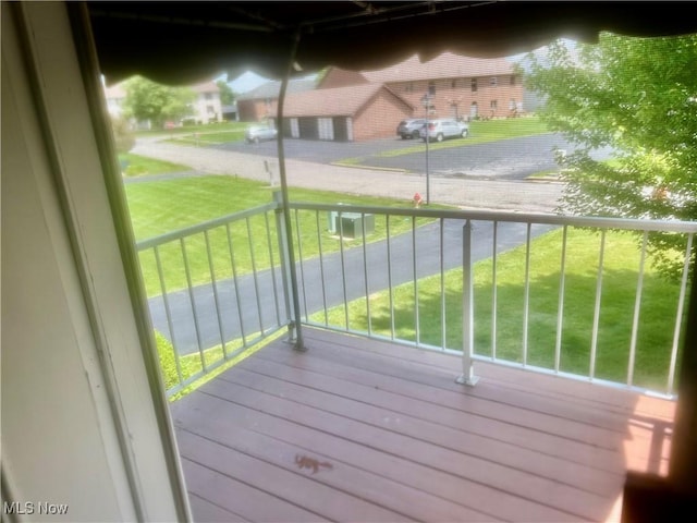 930 Pearson Cir Unit 4, Youngstown, OH 44512 - wooden terrace featuring a lawn