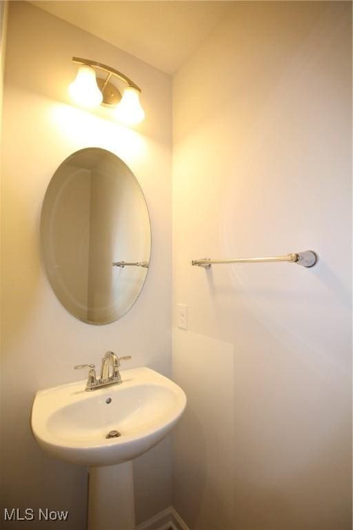 1627 Cypress Rd, Stow, OH 44224 - bathroom with a sink