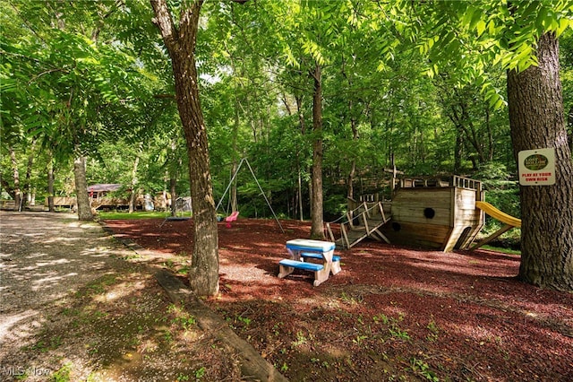 82 Pineywood Trl, Logan, OH 43138