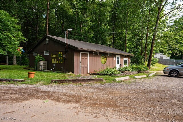 82 Pineywood Trl, Logan, OH 43138