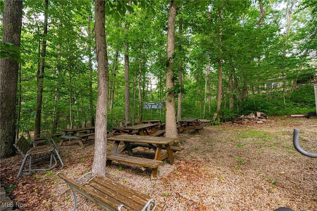 82 Pineywood Trl, Logan, OH 43138
