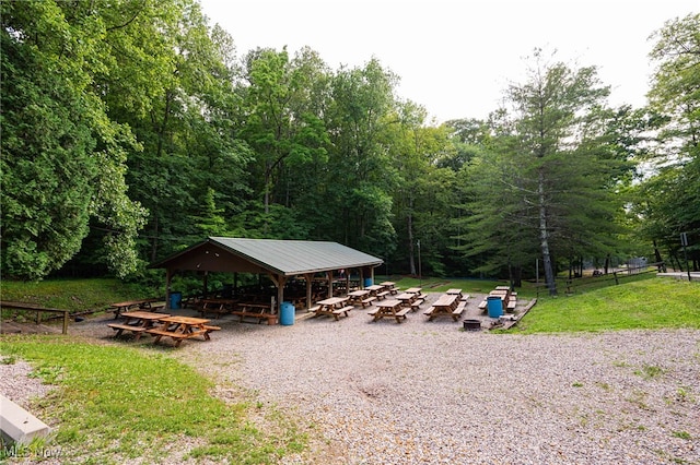 82 Pineywood Trl, Logan, OH 43138