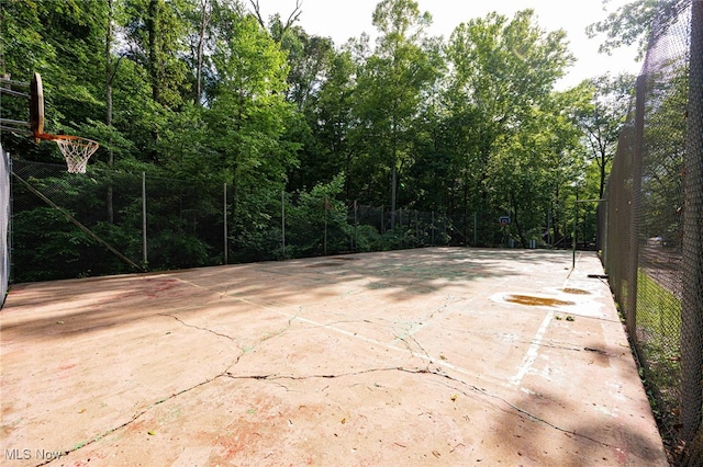 82 Pineywood Trl, Logan, OH 43138