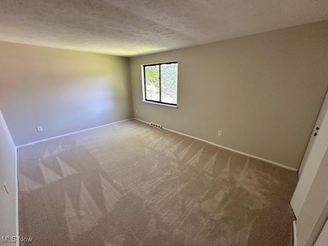 9586 Fernwood Dr, Olmsted Falls, OH 44138 - photo 8