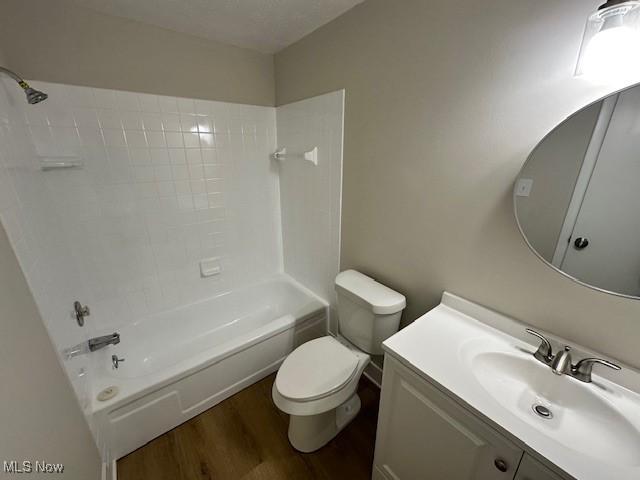 9586 Fernwood Dr, Olmsted Falls, OH 44138 - photo 12