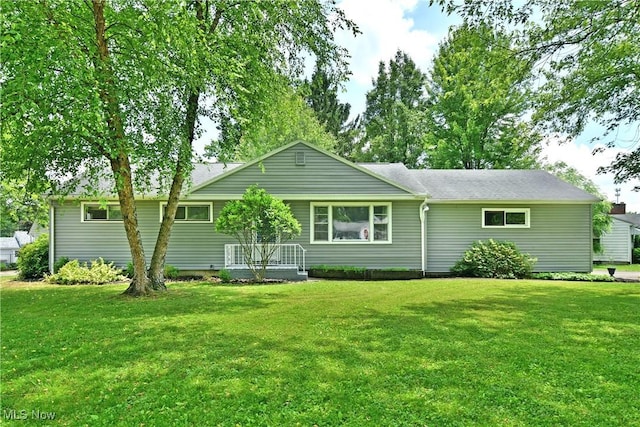 2803 Brunswick Rd, Youngstown, OH 44511 - view of front of house featuring a front yard