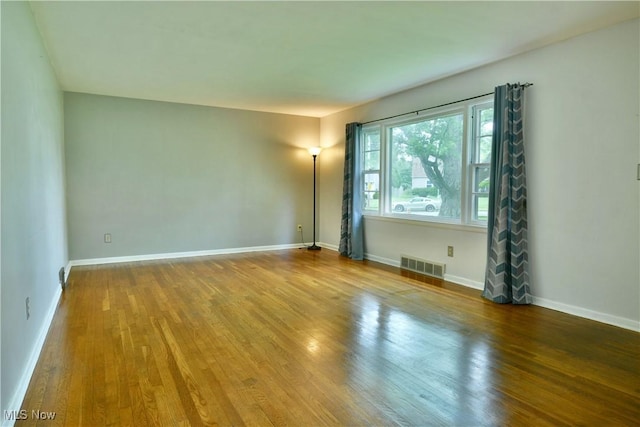 2803 Brunswick Rd, Youngstown, OH 44511 - unfurnished room featuring wood finished floors and baseboards