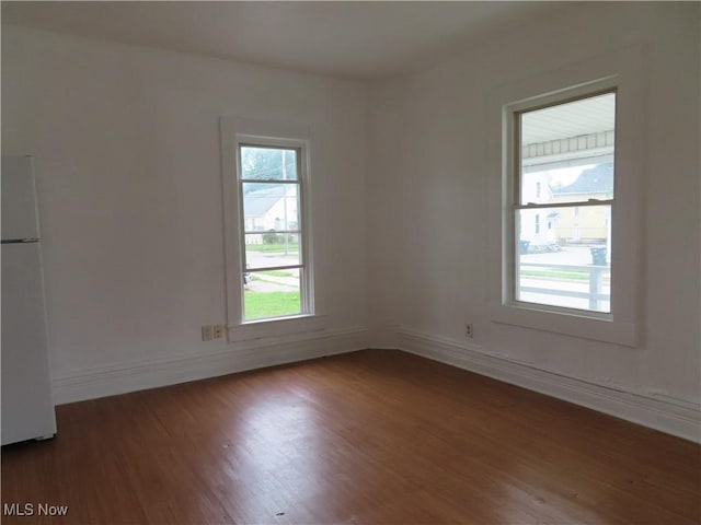 274 Wheeler St, Akron, OH 44304 - unfurnished room featuring wood finished floors and baseboards