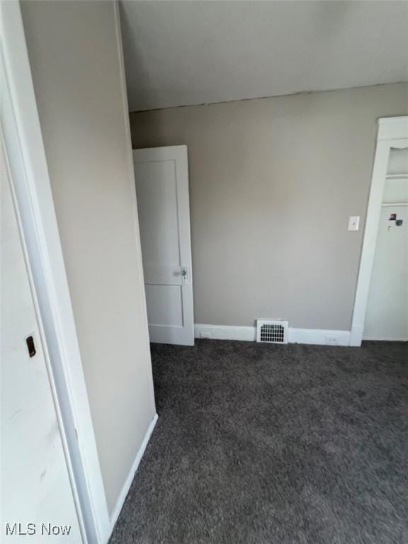 836 E 236th St, Euclid, OH 44123 - carpeted empty room featuring baseboards