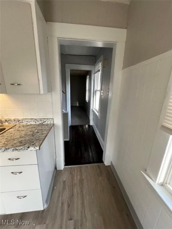 836 E 236th St, Euclid, OH 44123 - hall featuring wood finished floors