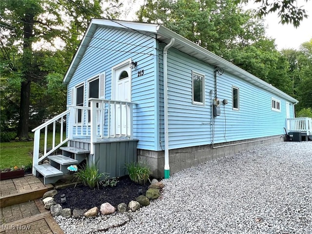 213 Turner Dr, Chardon, OH 44024 - view of side of home