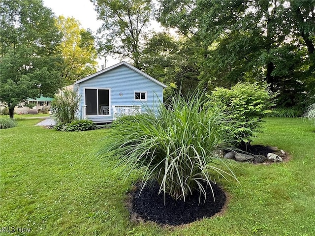 213 Turner Dr, Chardon, OH 44024 - view of grassy yard