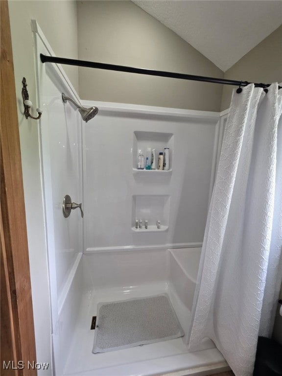 12779 State Route 700, Hiram, OH 44234 - bathroom featuring curtained shower