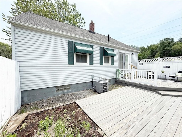 3522 Oakdale Ave, Lorain, OH 44055 - view of wooden deck