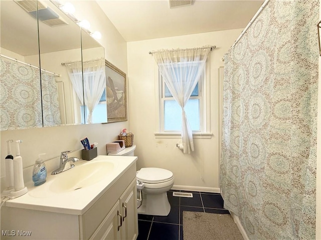 3522 Oakdale Ave, Lorain, OH 44055 - bathroom featuring tile patterned flooring, vanity, and a shower with curtain