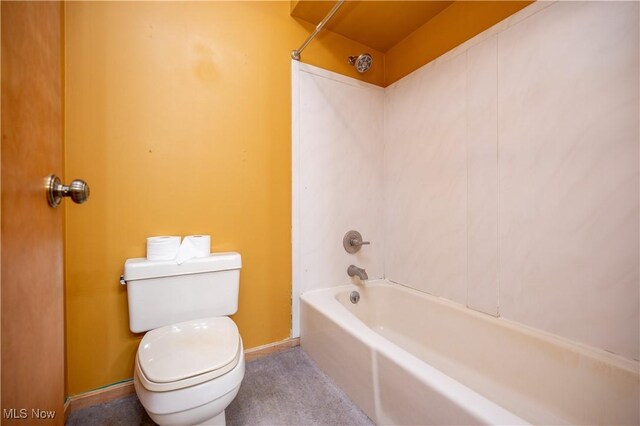 3355 Waterford Rd, New Waterford, OH 44445 - full bath with toilet and bathtub / shower combination