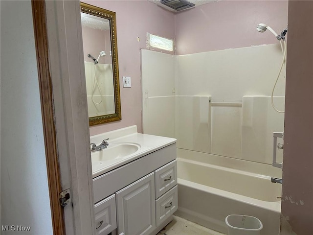 816 W 22nd St, Lorain, OH 44052 - full bath featuring vanity and shower / bath combination