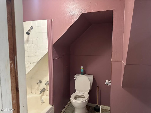816 W 22nd St, Lorain, OH 44052 - bathroom with toilet and shower / washtub combination