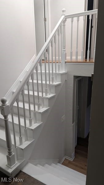 7957 Pamela Dr, North Royalton, OH 44133 - view of stairs