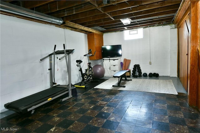 437 Hazel St, Girard, OH 44420 - workout area featuring concrete block wall