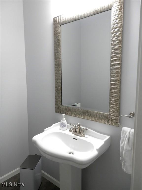 1949 Columbus Rd, Cleveland, OH 44113 - bathroom with a sink