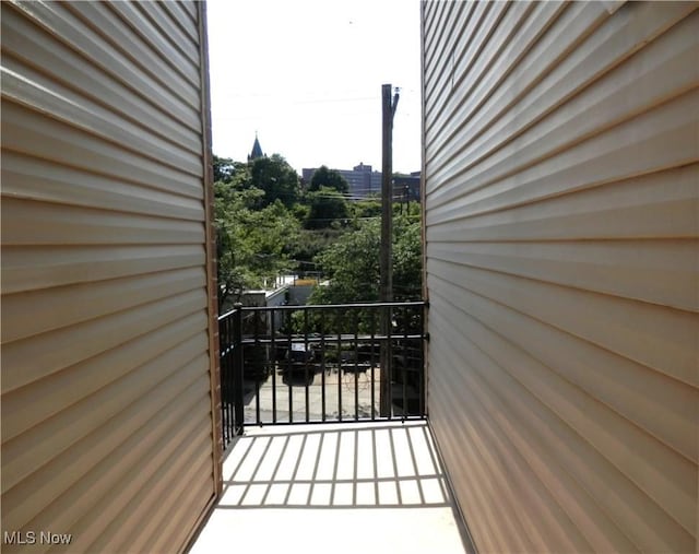 1949 Columbus Rd, Cleveland, OH 44113 - view of balcony